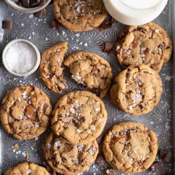 Brown Butter Salted Caramel Chocolate Chunk Cookies - Cloudy Kitchen