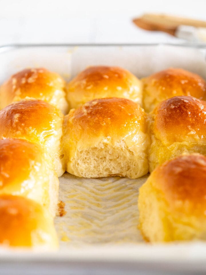 Garlic Butter Dinner Rolls