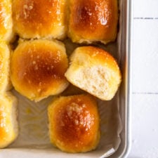 Garlic Butter Dinner Rolls-image
