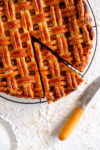 sliced apple pie