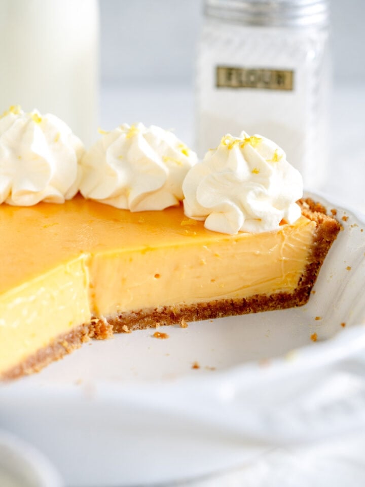 side shot of key lime pie with graham cracker crust