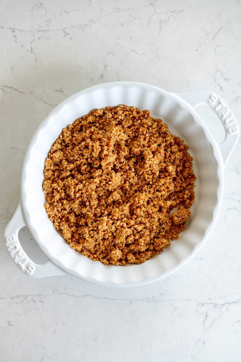 graham crackers in pie pan
