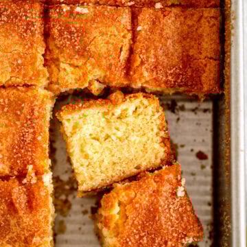donut cake in pan