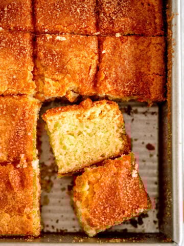 donut cake in pan
