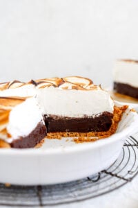 cut open s'mores pie