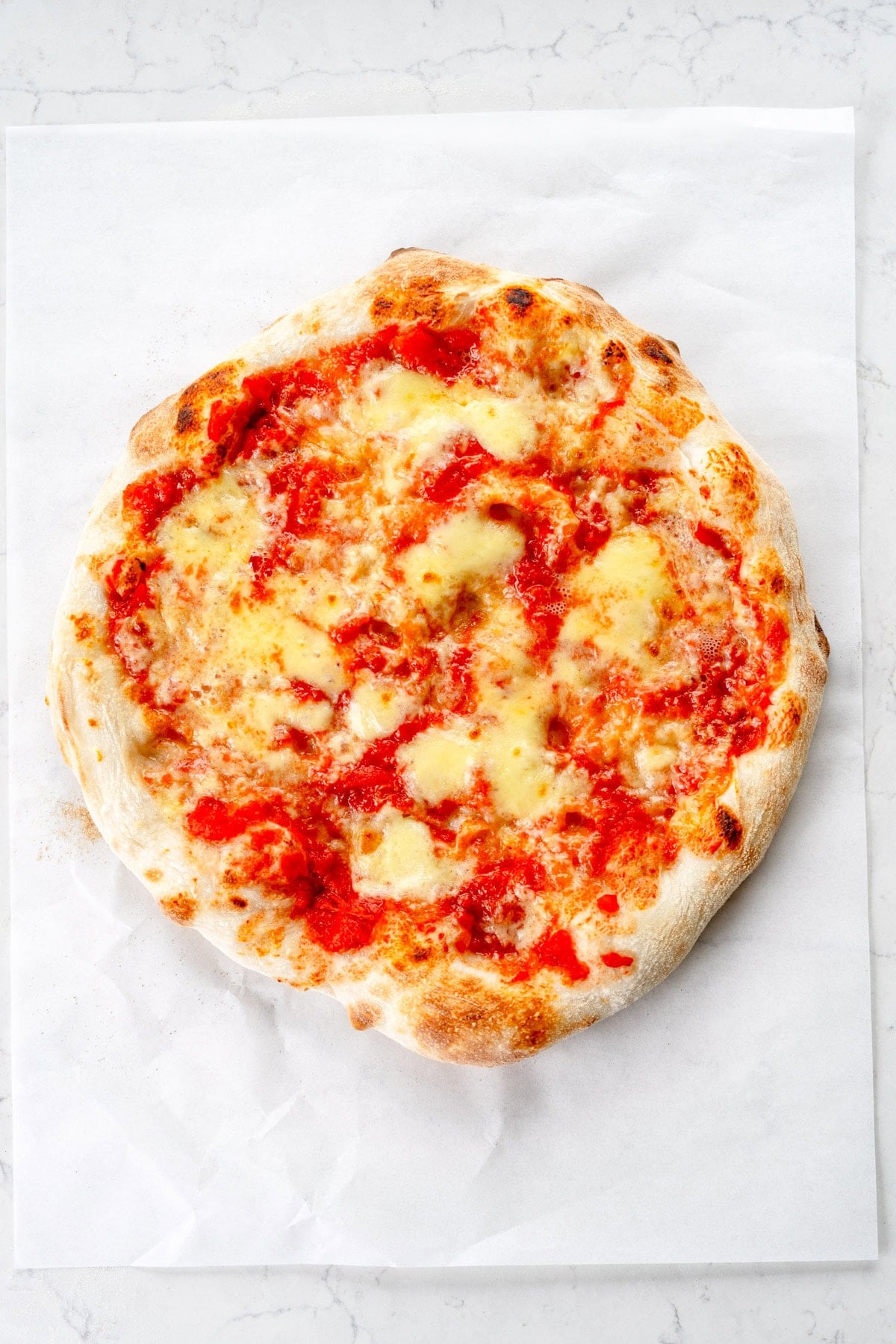 cooked margherita pizza
