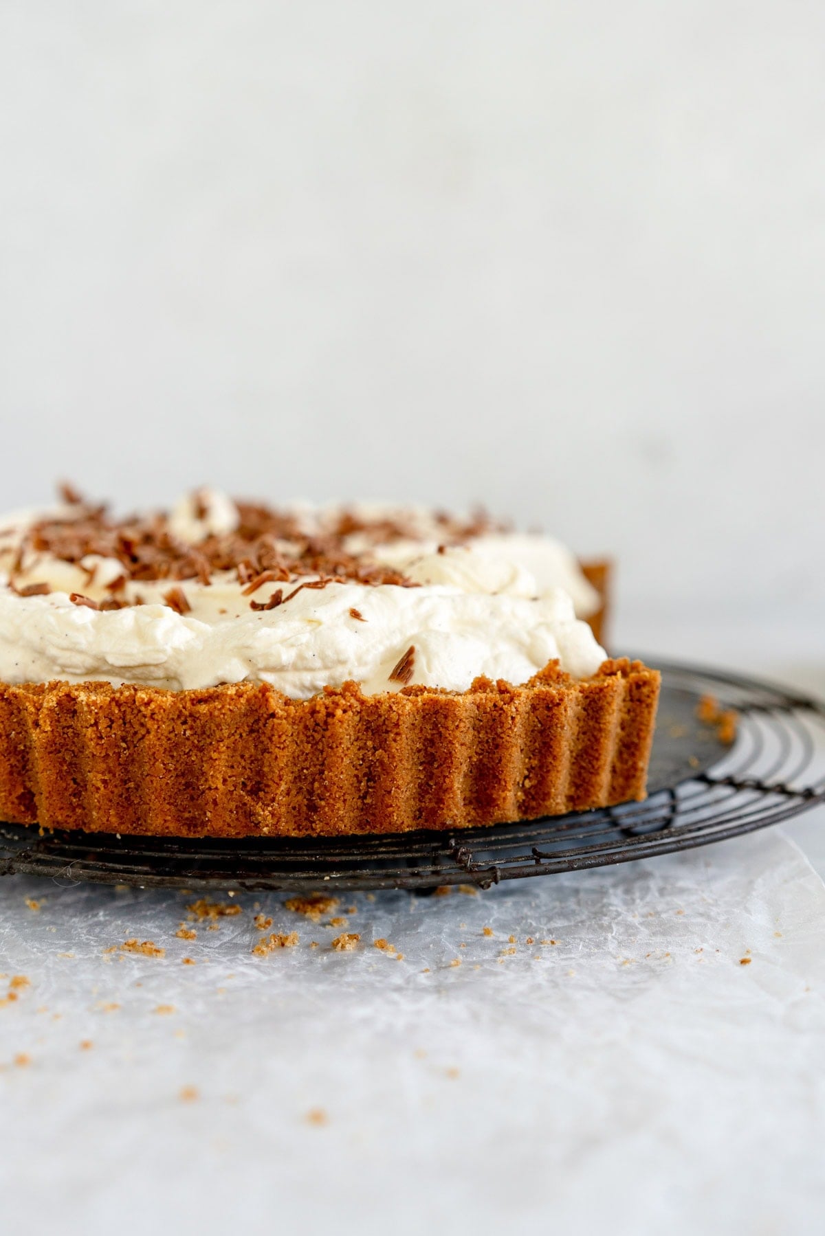 side on crust shot of banoffee pie